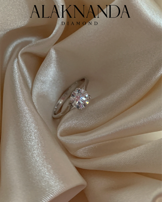 Alaknanda Diamond Solitaire Ring – Timeless Elegance in a Classic, Sparkling Design for Every Occasion